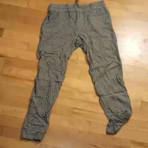 Stretchy pants with pattern size 4